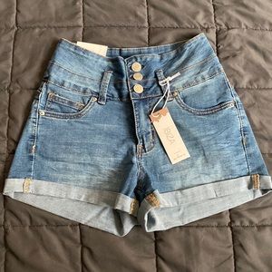 NWT - IBIZA high rise push up shorts size 5